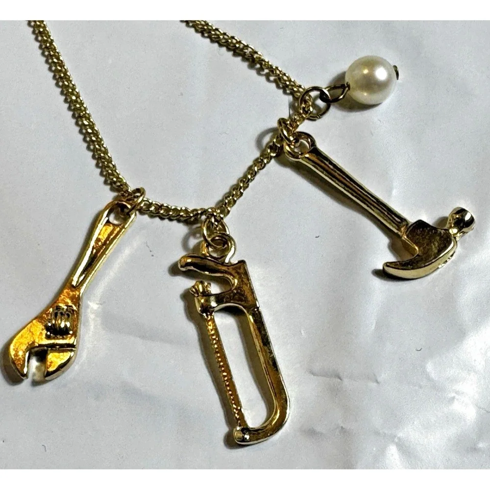 Gold Tone Tool Charm Necklace Wrench Hammer Hacksaw Pearl‎ 17 Inch Novelty